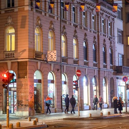 Megapolis Main Street Suites Сараєво Екстер'єр фото