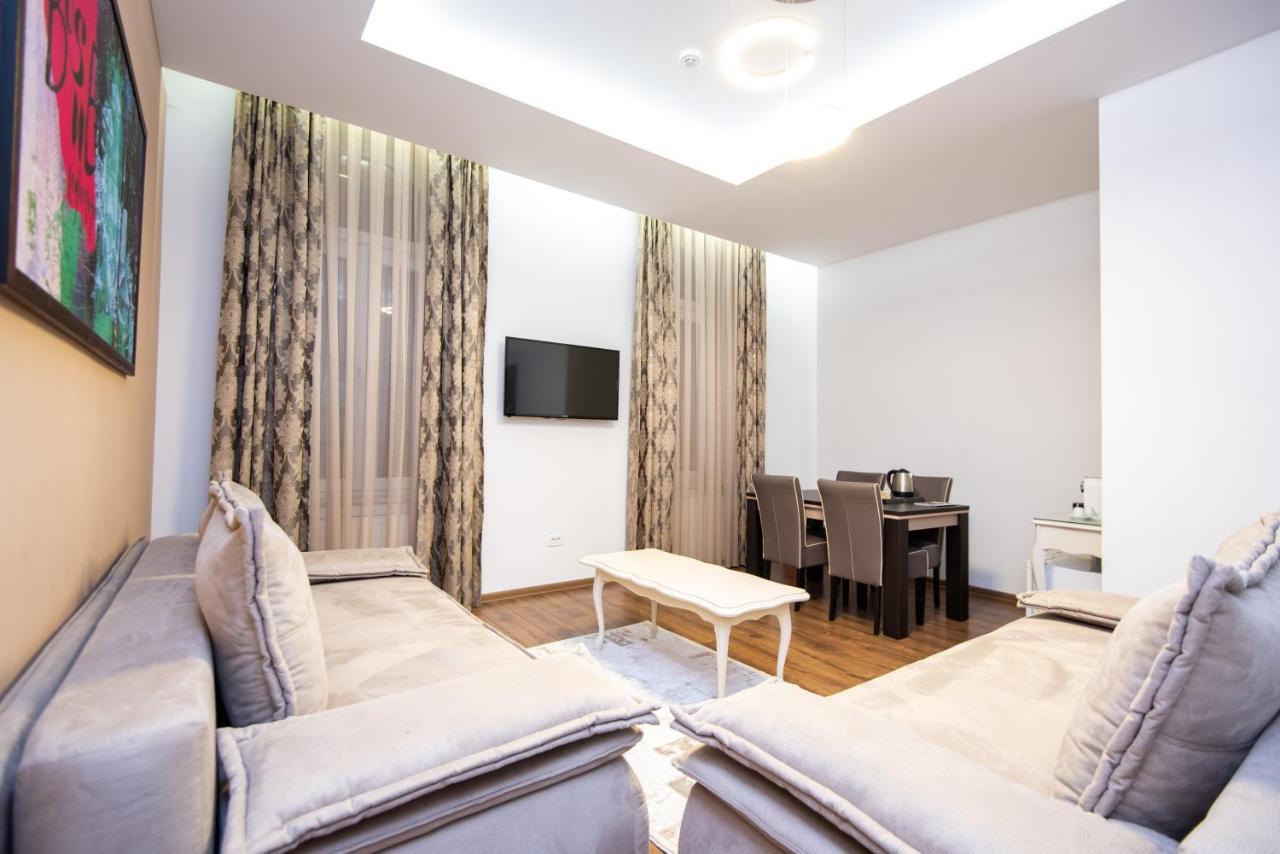 Megapolis Main Street Suites Сараєво Екстер'єр фото